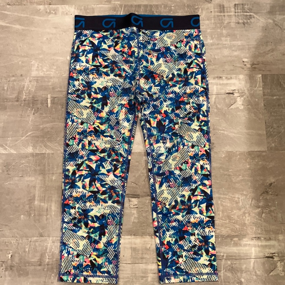 GapFit G Fast Capri Length Leggings Size Medium
